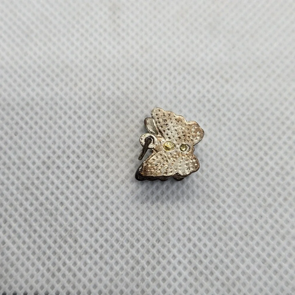 Unbranded stippled textured